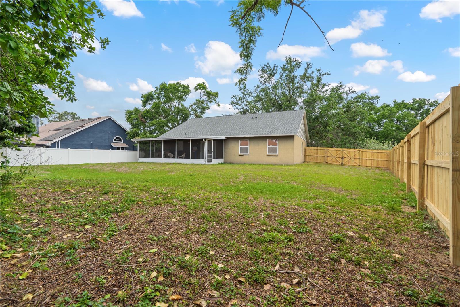 Image 18 of 23 For 13215 Parkhurst Court