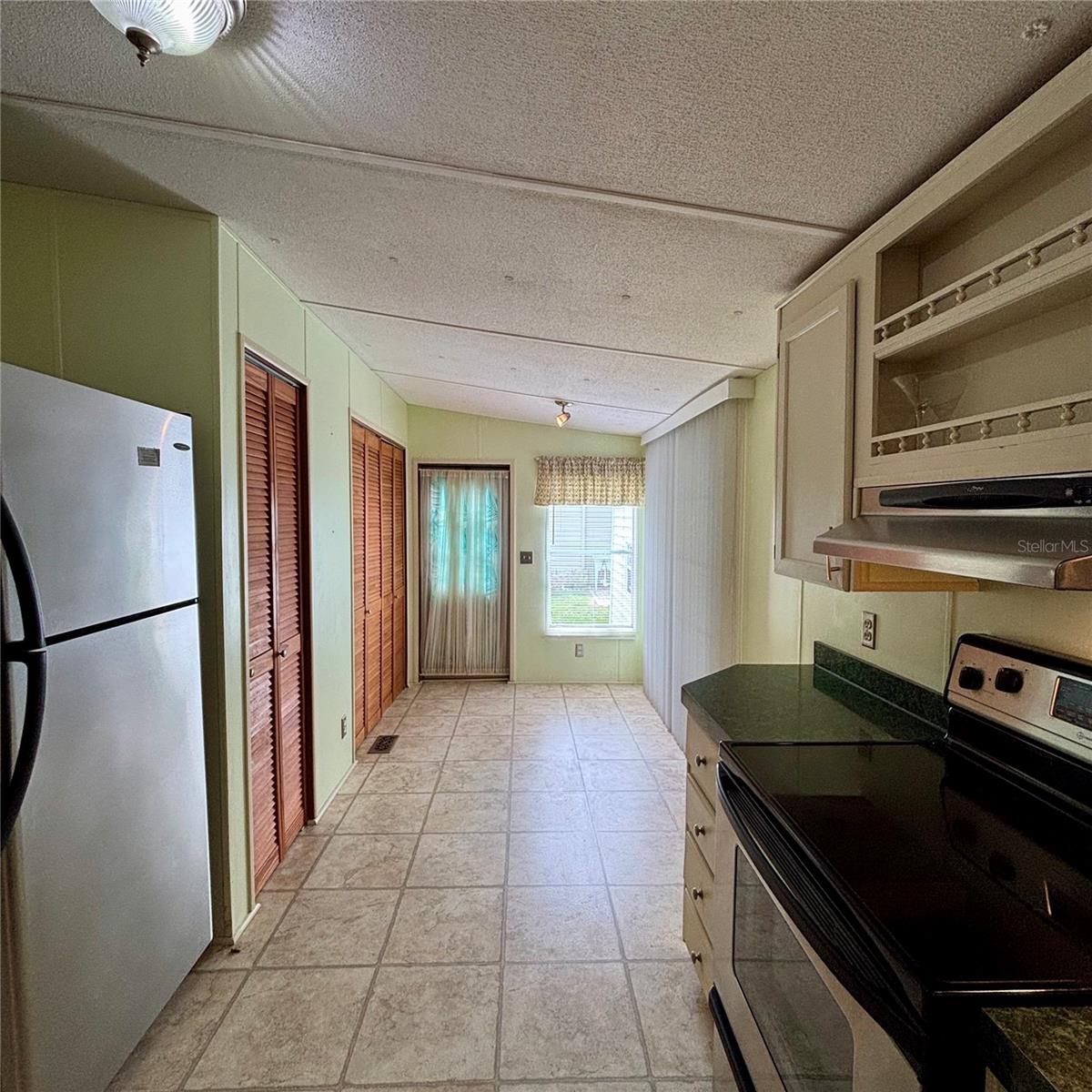 Image 13 of 35 For 11300 124th Avenue 63