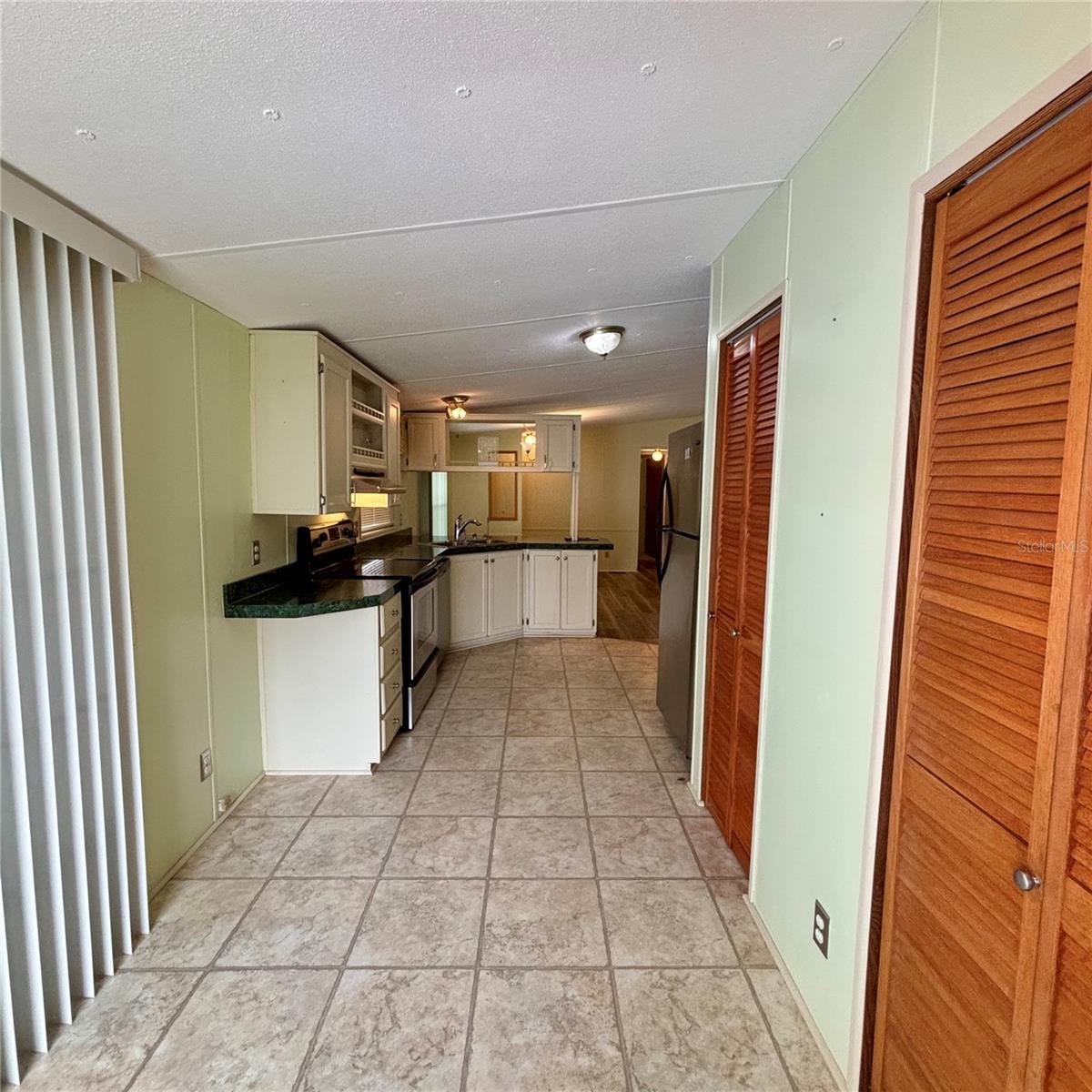 Image 14 of 35 For 11300 124th Avenue 63