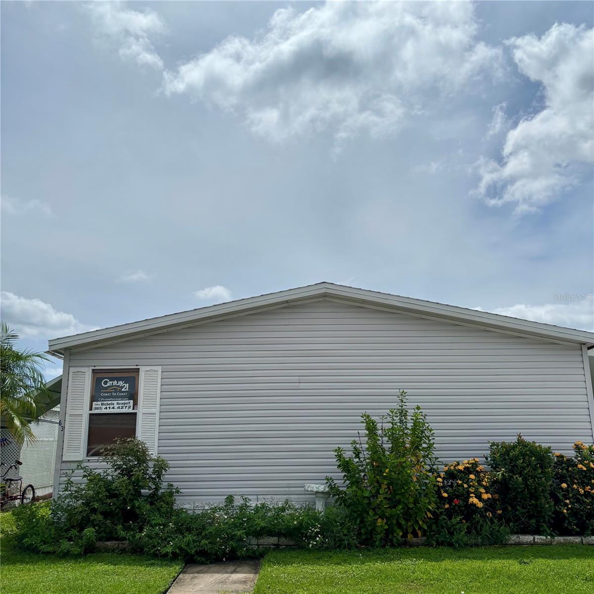 Image 2 of 35 For 11300 124th Avenue 63