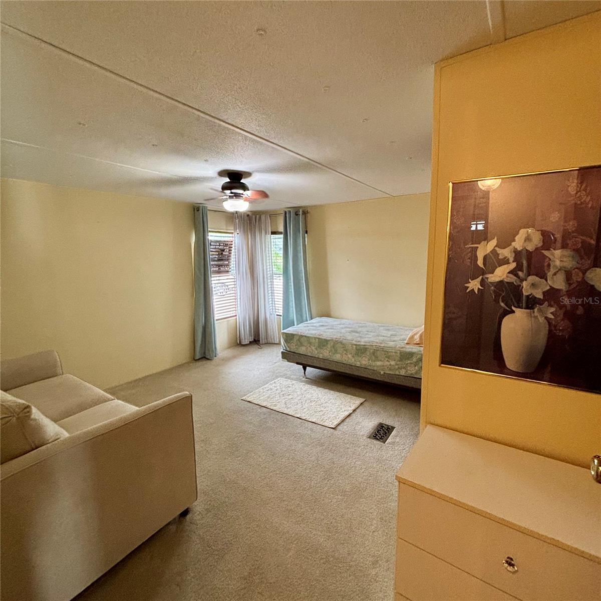 Image 23 of 35 For 11300 124th Avenue 63