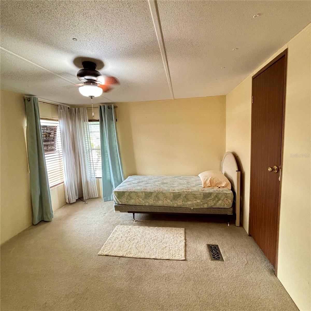 Image 24 of 35 For 11300 124th Avenue 63