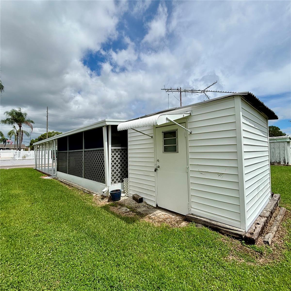 Image 5 of 35 For 11300 124th Avenue 63