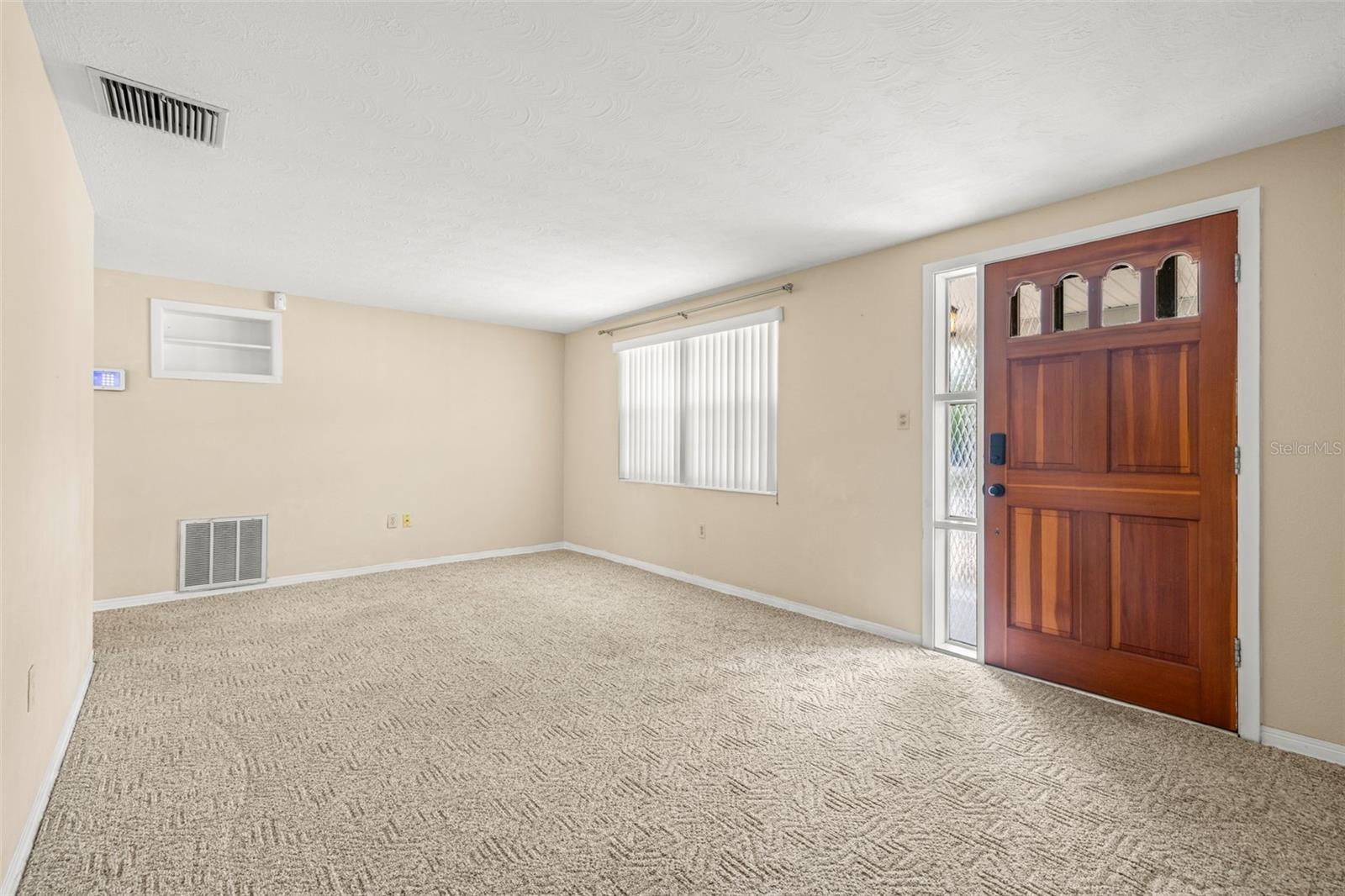 Image 4 of 30 For 5021 Phoenix Avenue