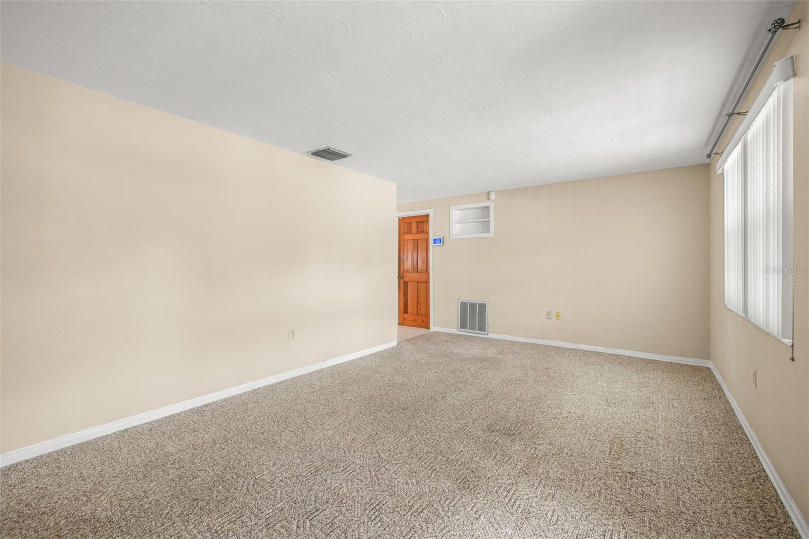 Image 5 of 30 For 5021 Phoenix Avenue