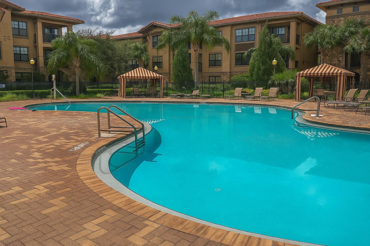Image 24 of 26 For 914 Charo Parkway 112