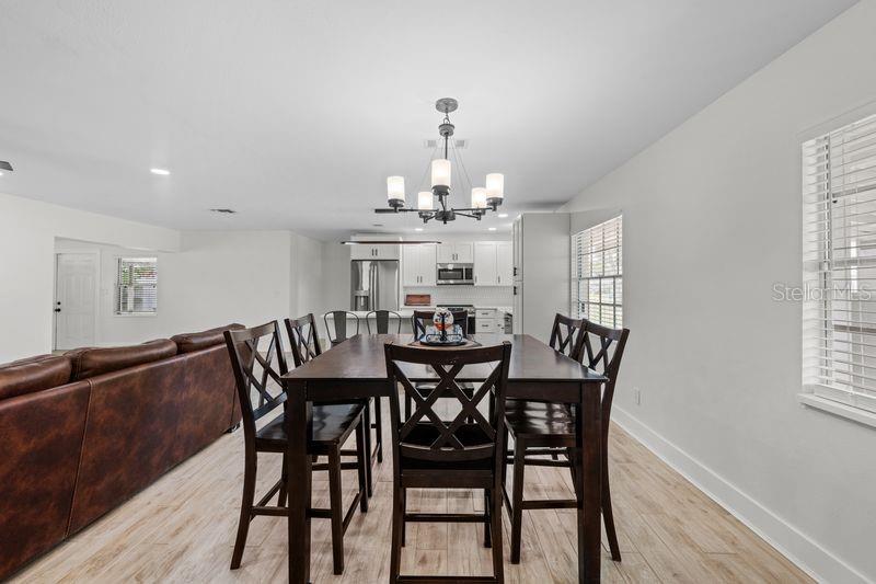 Image 7 of 38 For 8405 Stillbrook Avenue