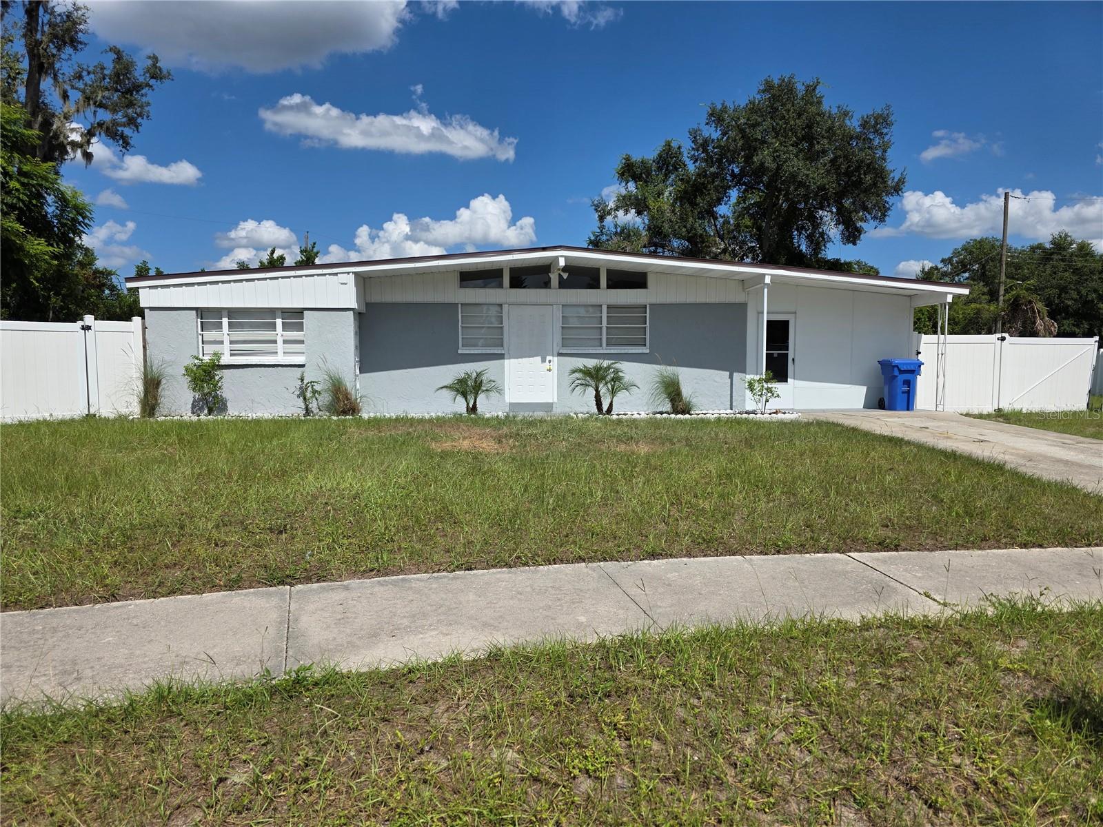 Image 2 of 29 For 1103 Teakwood Avenue