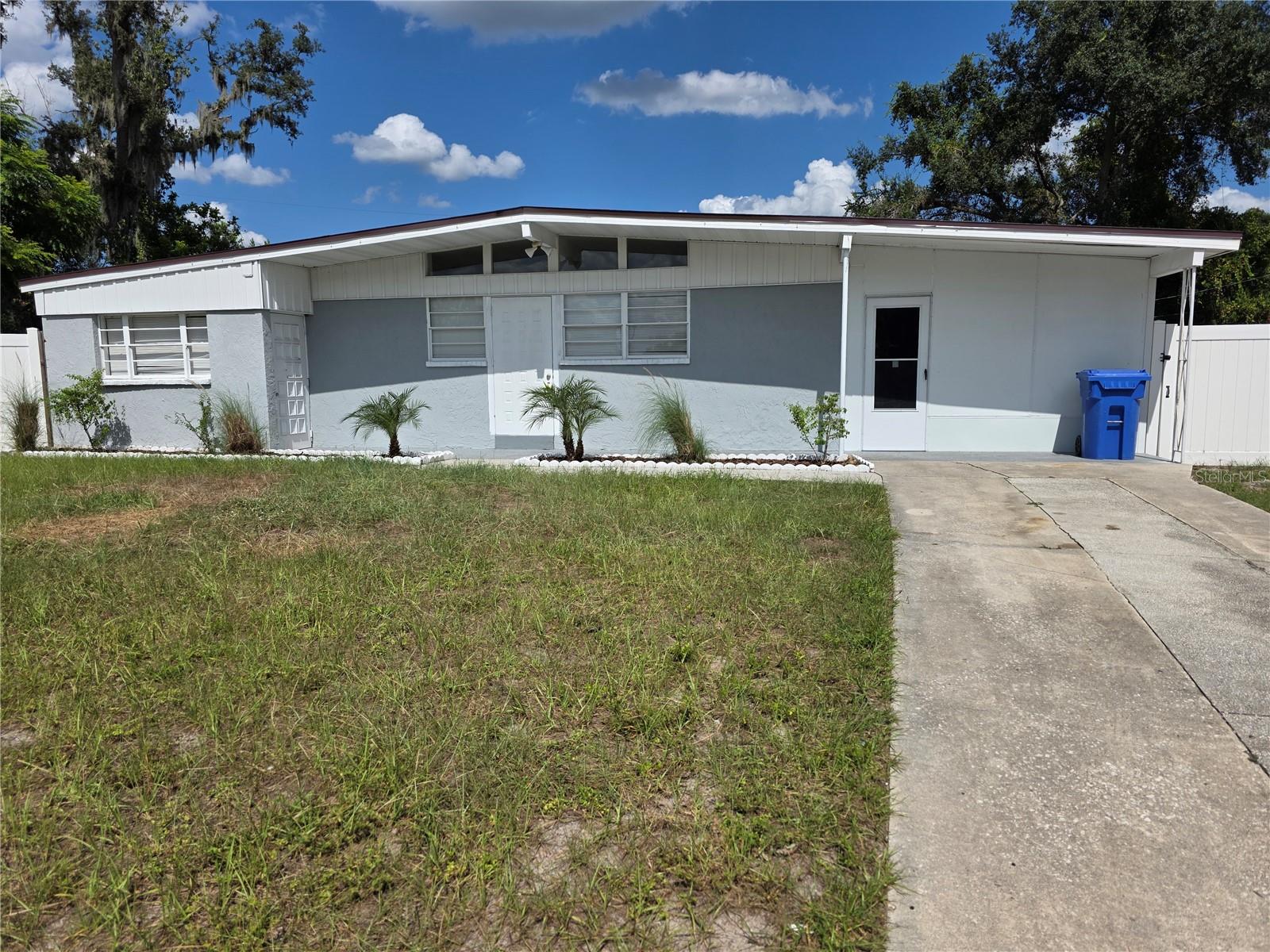 Image 4 of 29 For 1103 Teakwood Avenue