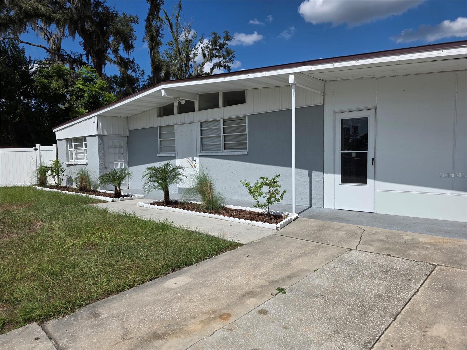 Image 5 of 29 For 1103 Teakwood Avenue