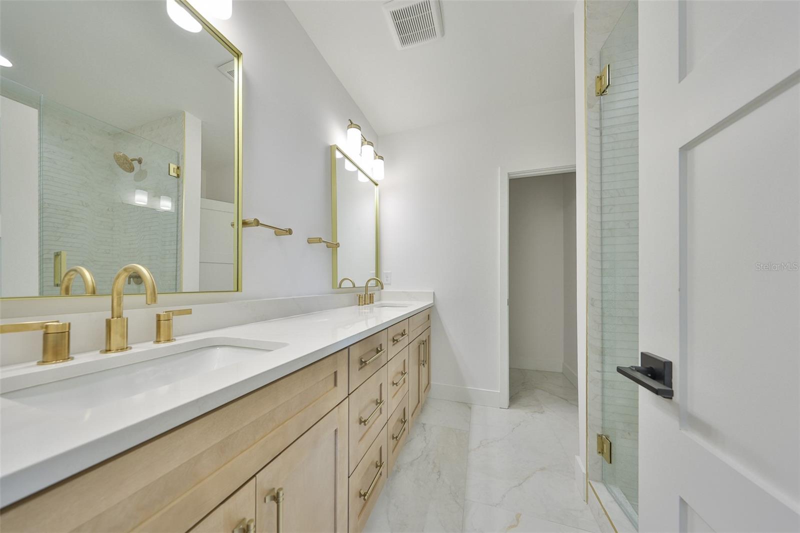 Image 32 of 42 For 1206 Lemon Street 1