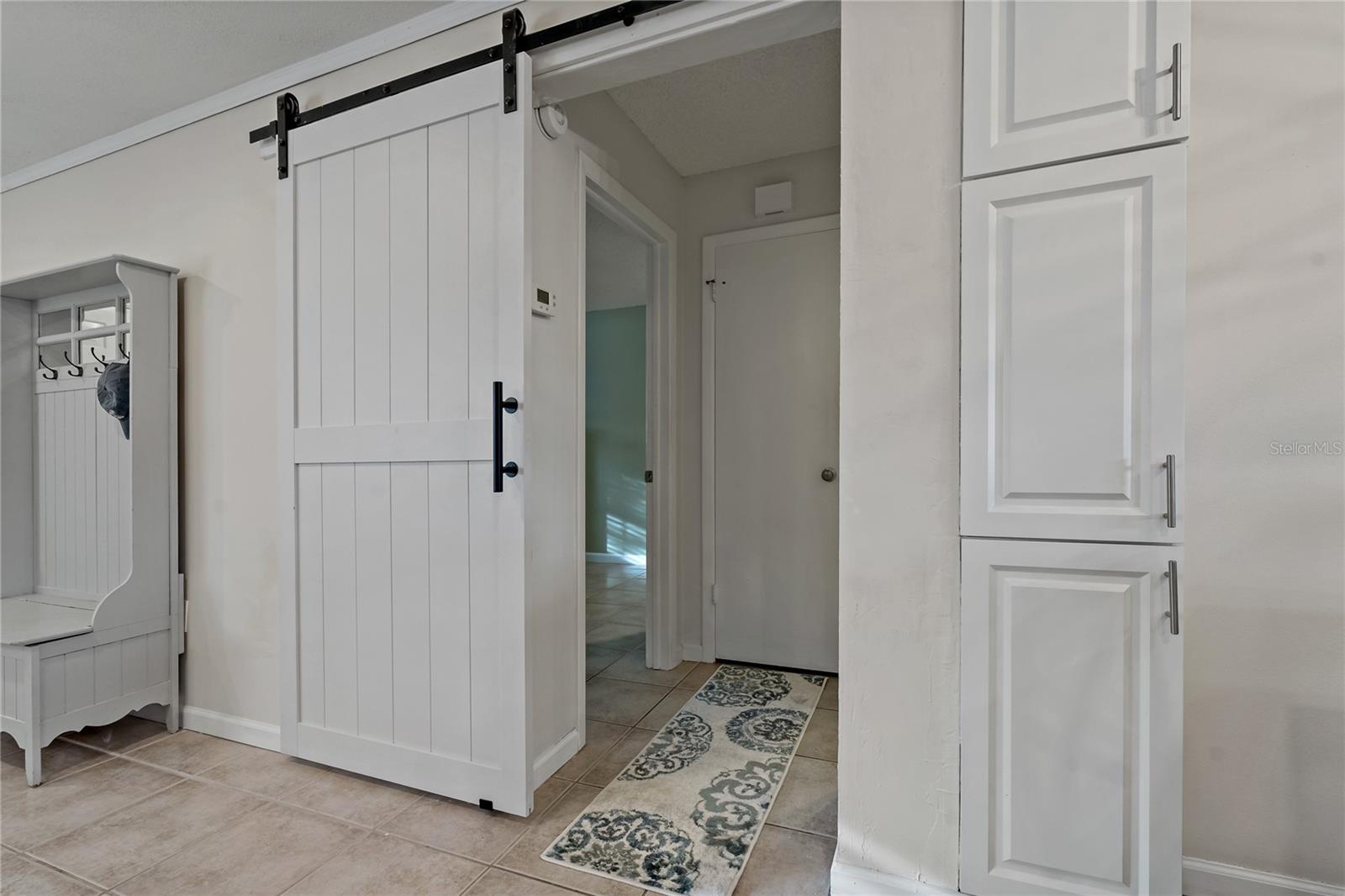 Listing photo id 22 for 5036 Glenhurst Lane