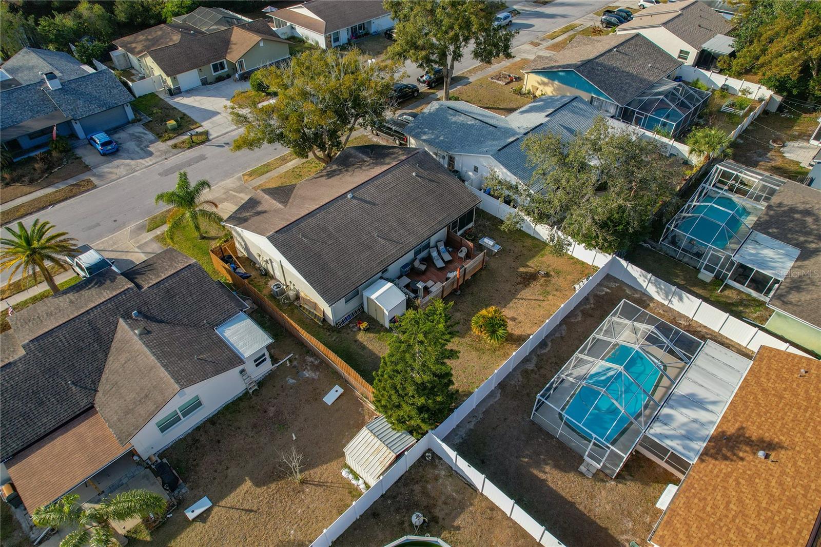 Listing photo id 27 for 5036 Glenhurst Lane