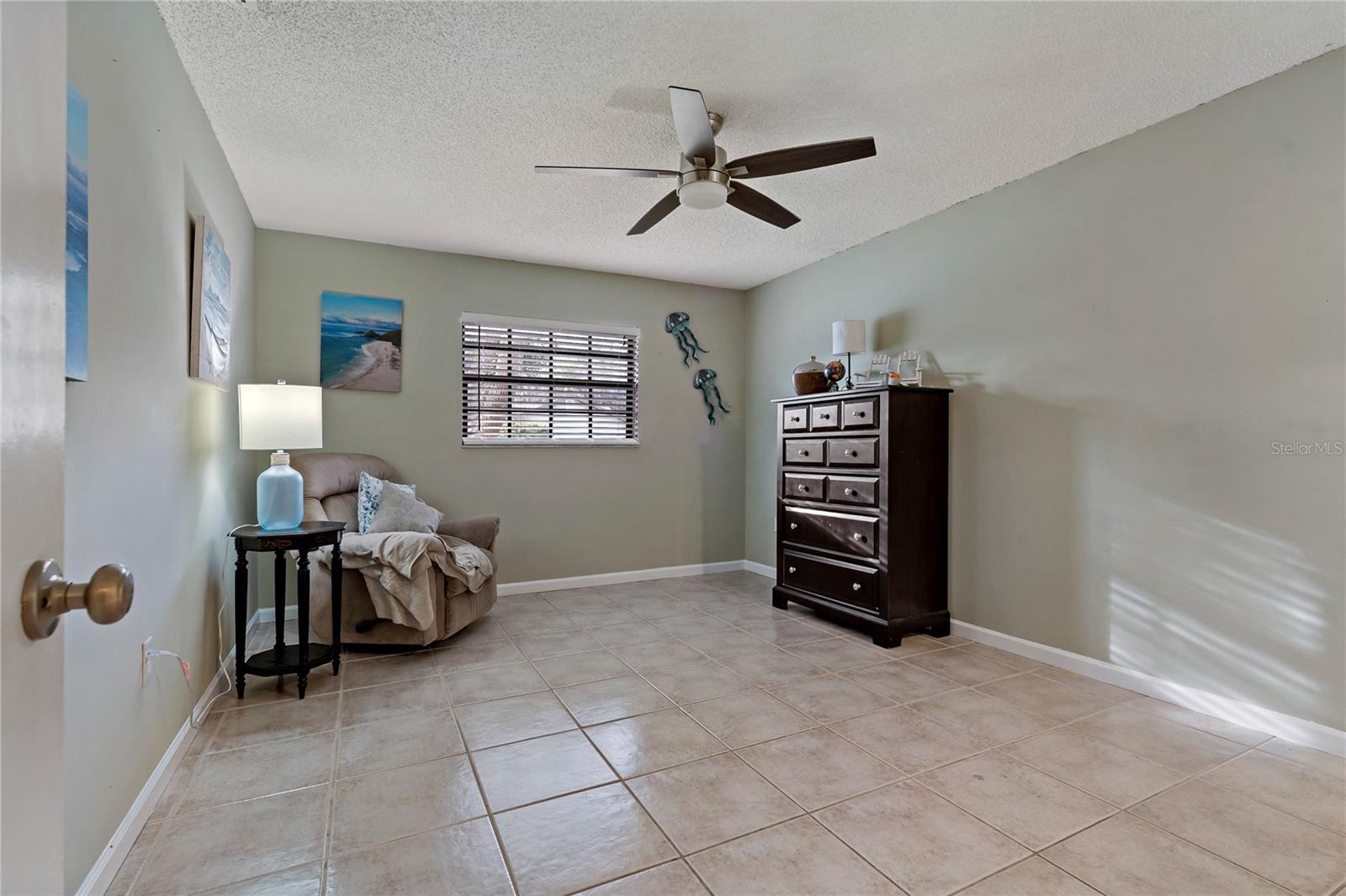 Listing photo id 33 for 5036 Glenhurst Lane