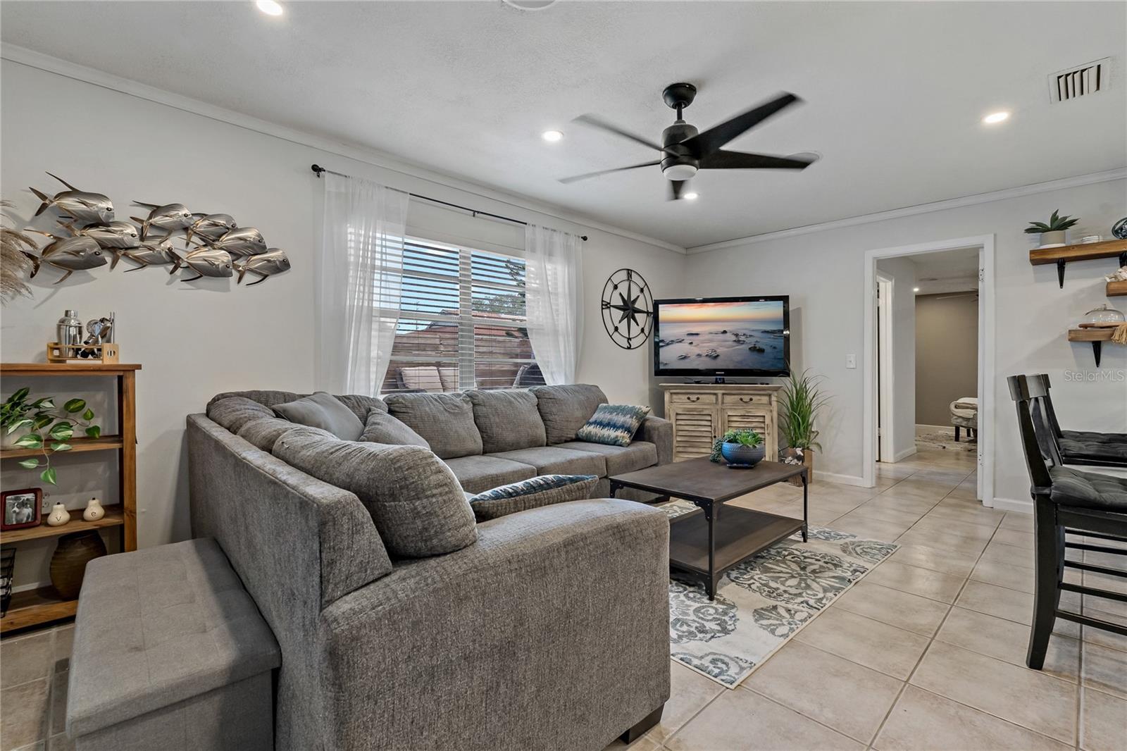 Listing photo id 38 for 5036 Glenhurst Lane