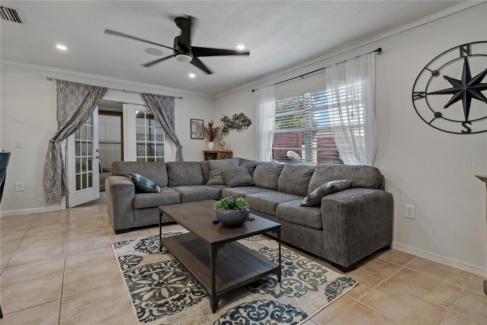 Listing photo id 39 for 5036 Glenhurst Lane