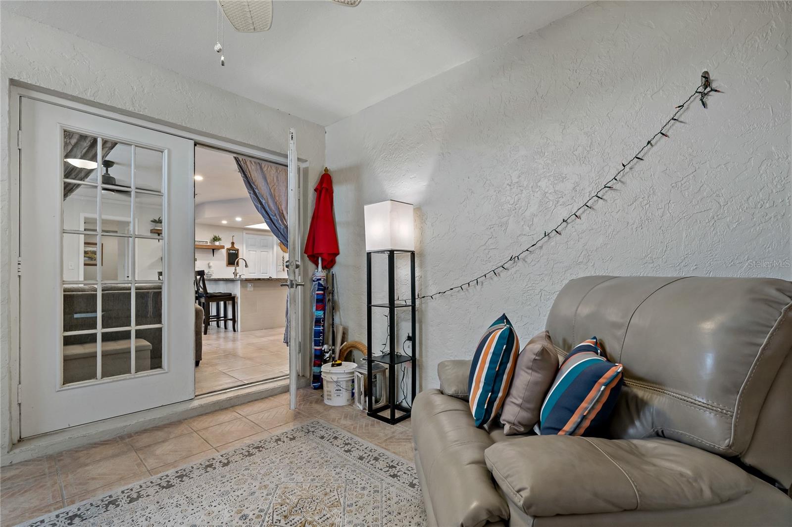 Listing photo id 41 for 5036 Glenhurst Lane