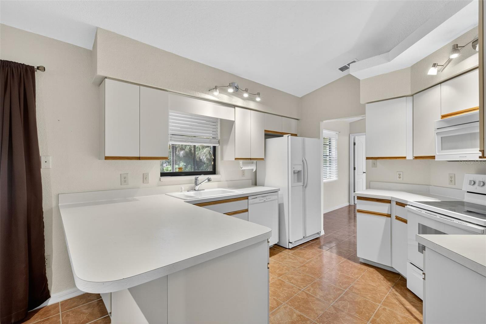 Image 22 of 40 For 1041 Strasburg Drive