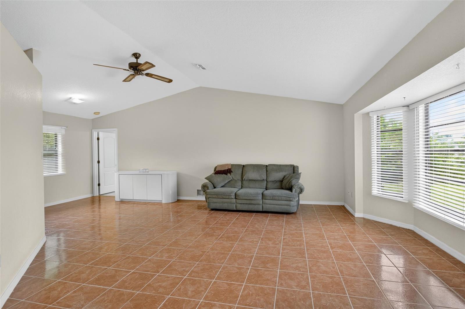 Image 27 of 40 For 1041 Strasburg Drive