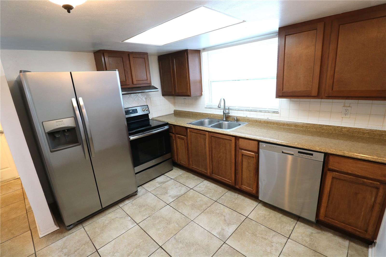 Listing photo id 8 for 9341 Mark Twain Lane