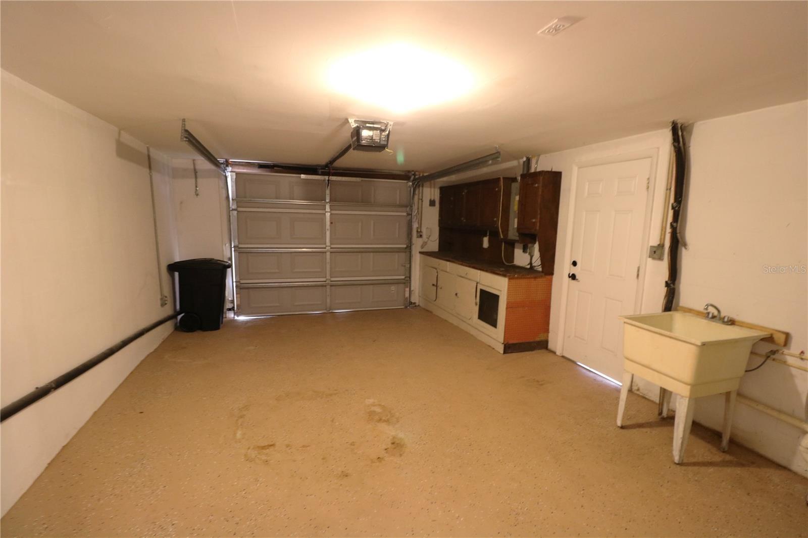 Listing photo id 11 for 9341 Mark Twain Lane