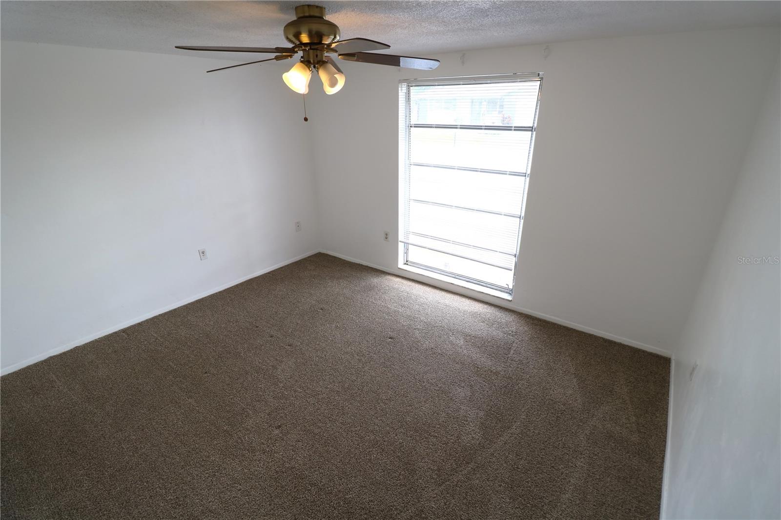 Listing photo id 21 for 9341 Mark Twain Lane