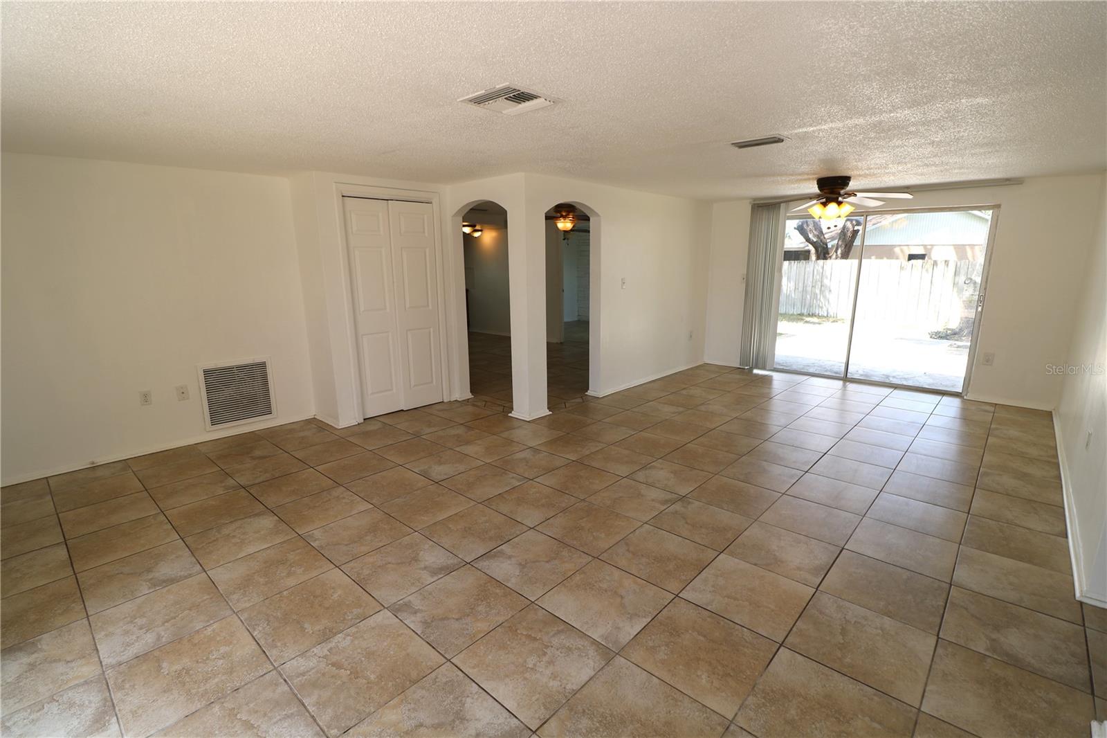 Listing photo id 23 for 9341 Mark Twain Lane