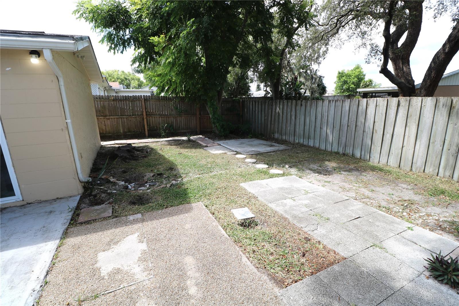 Listing photo id 25 for 9341 Mark Twain Lane