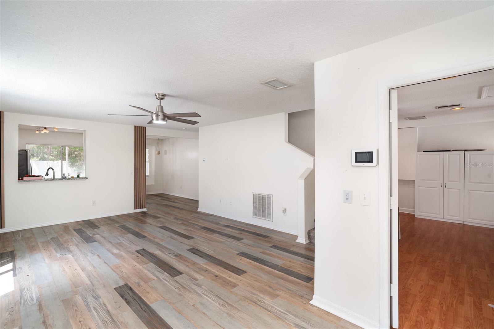 Image 11 of 36 For 5865 Meadowpark Place