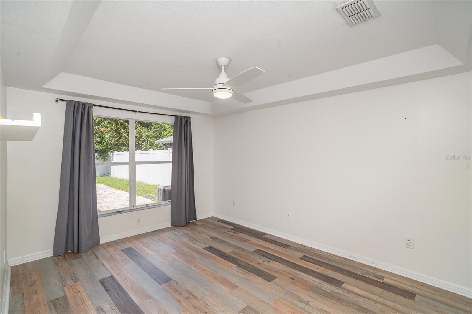 Image 16 of 36 For 5865 Meadowpark Place