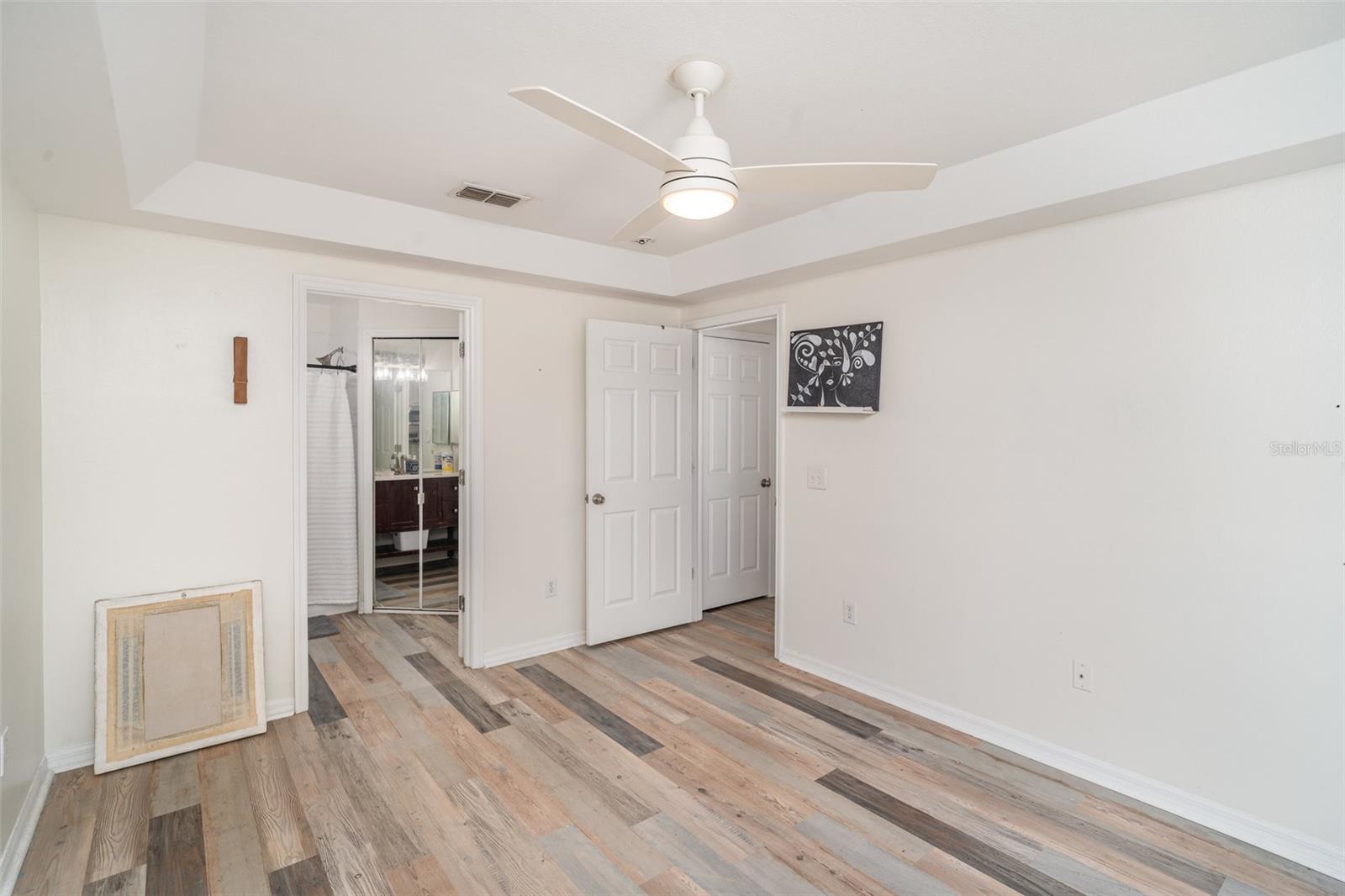 Image 18 of 36 For 5865 Meadowpark Place