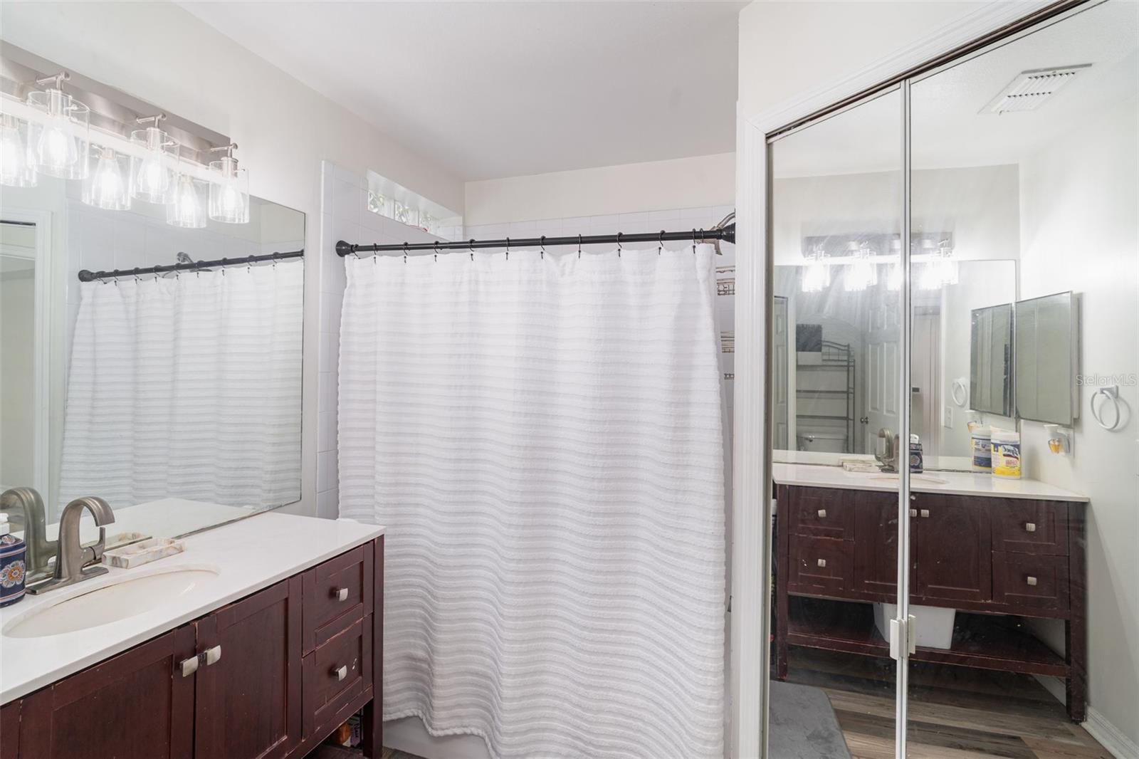 Image 19 of 36 For 5865 Meadowpark Place