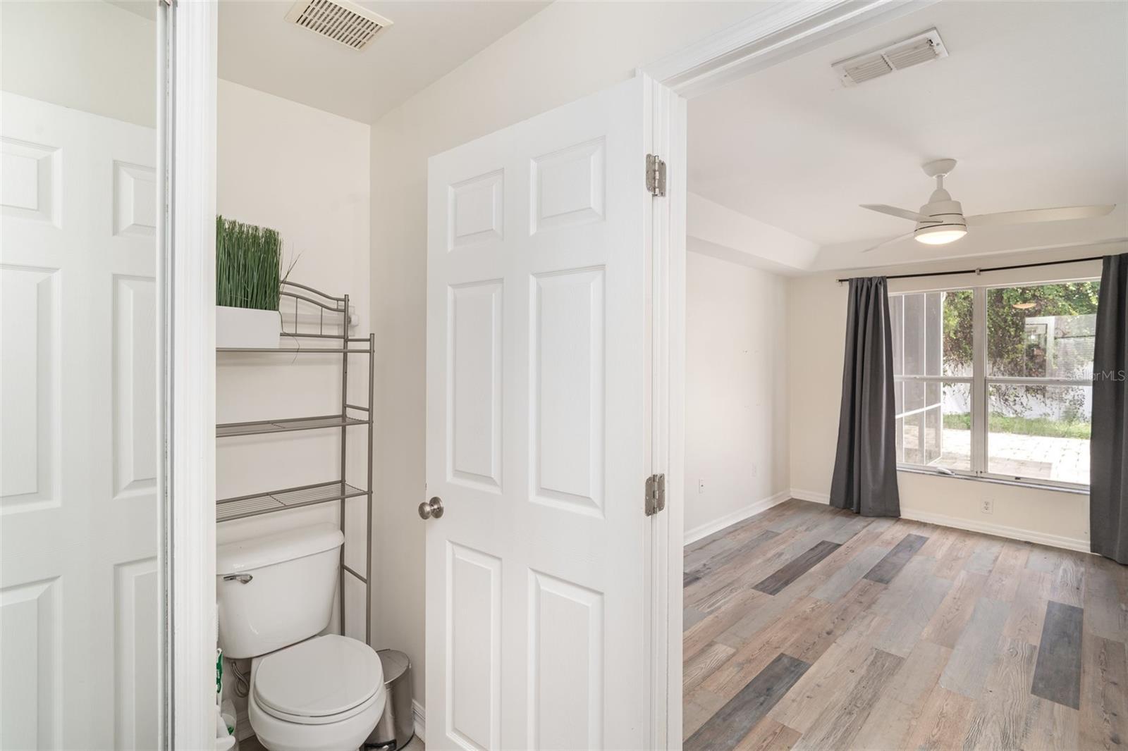 Image 20 of 36 For 5865 Meadowpark Place