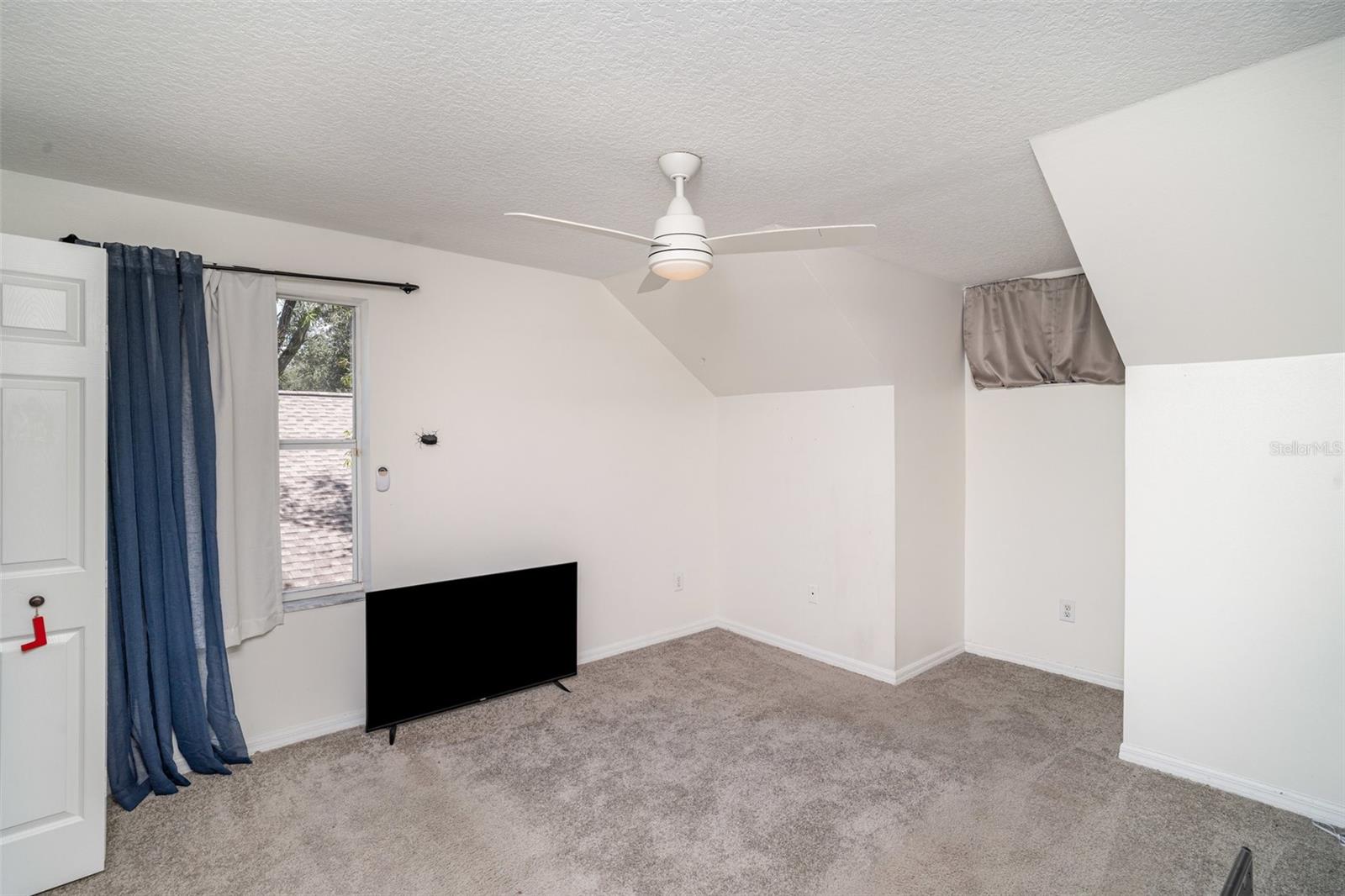 Image 21 of 36 For 5865 Meadowpark Place