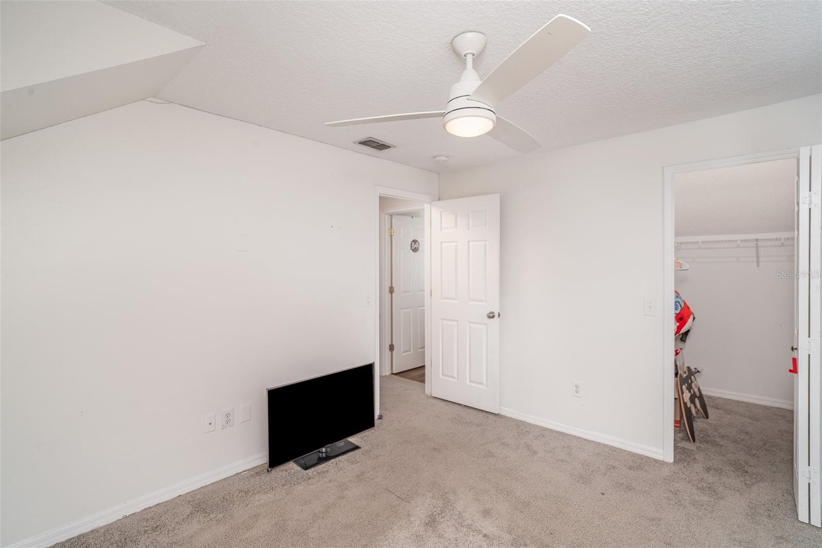 Image 22 of 36 For 5865 Meadowpark Place