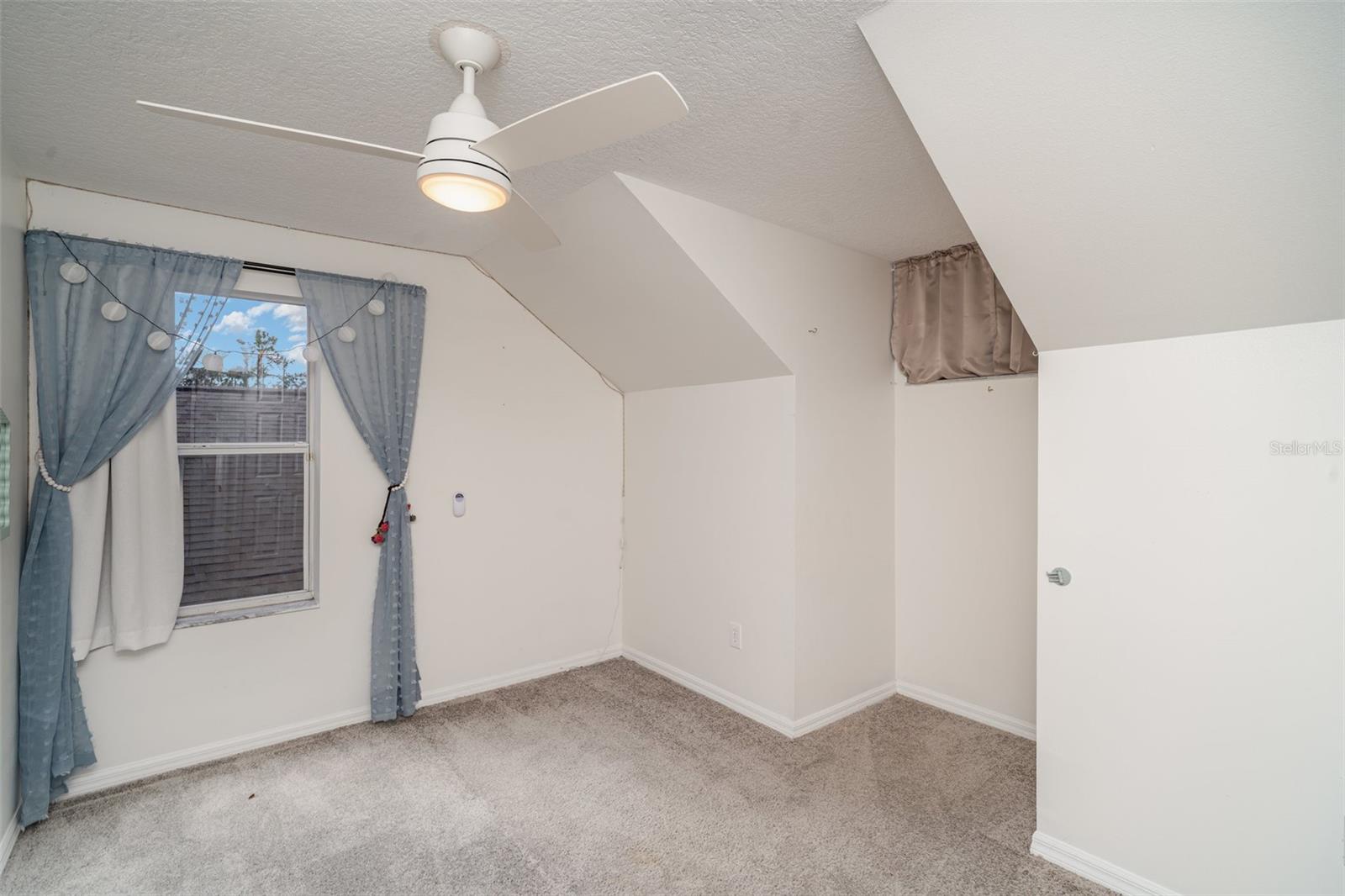 Image 23 of 36 For 5865 Meadowpark Place