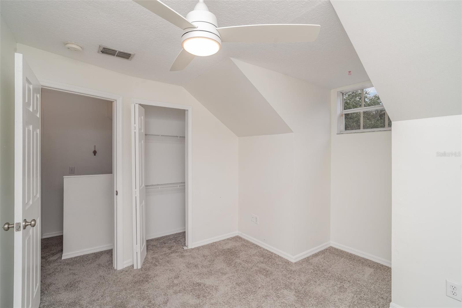 Image 26 of 36 For 5865 Meadowpark Place