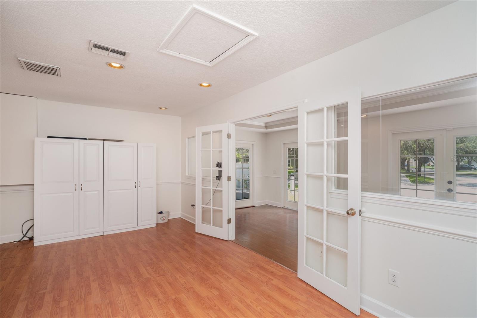 Image 28 of 36 For 5865 Meadowpark Place