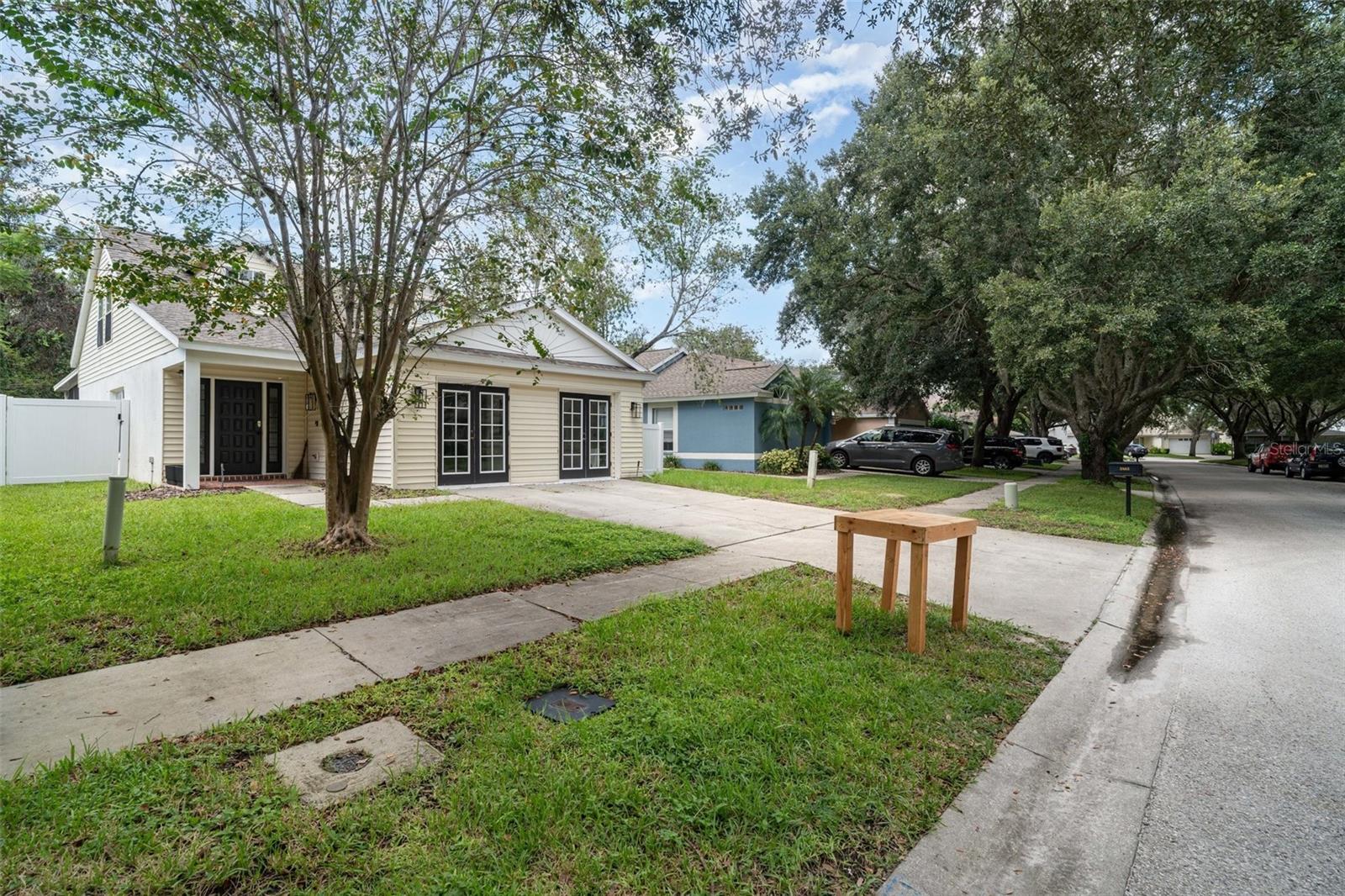 Image 3 of 36 For 5865 Meadowpark Place