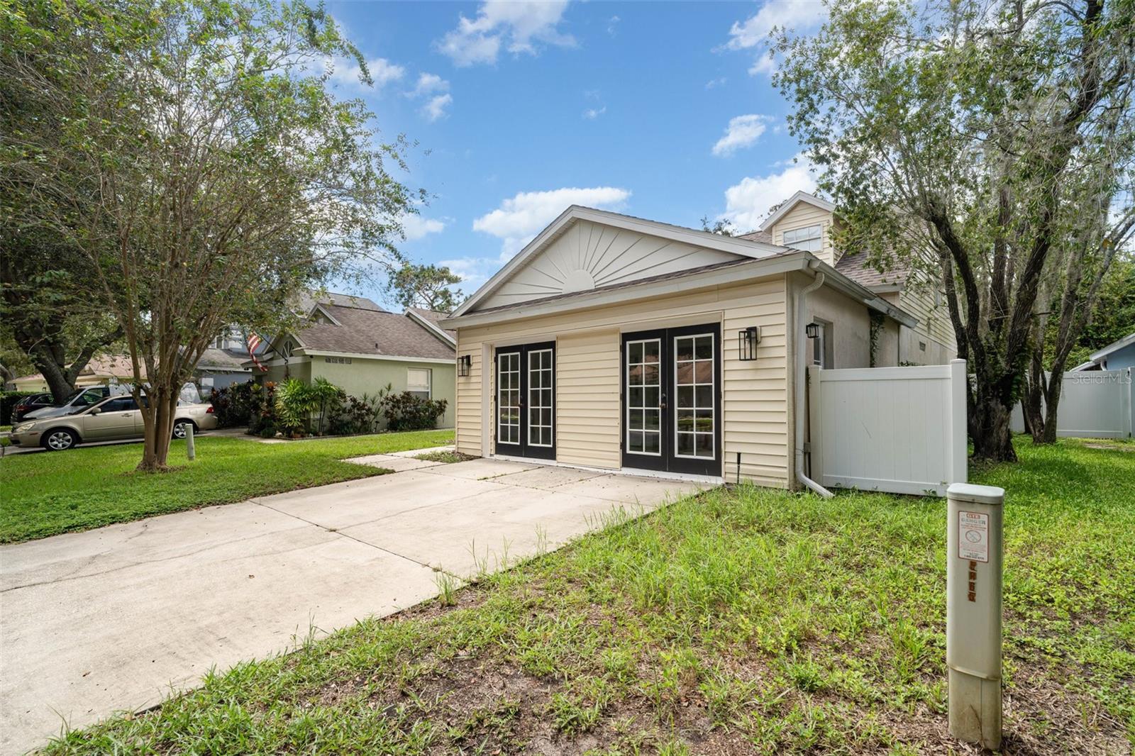 Image 4 of 36 For 5865 Meadowpark Place