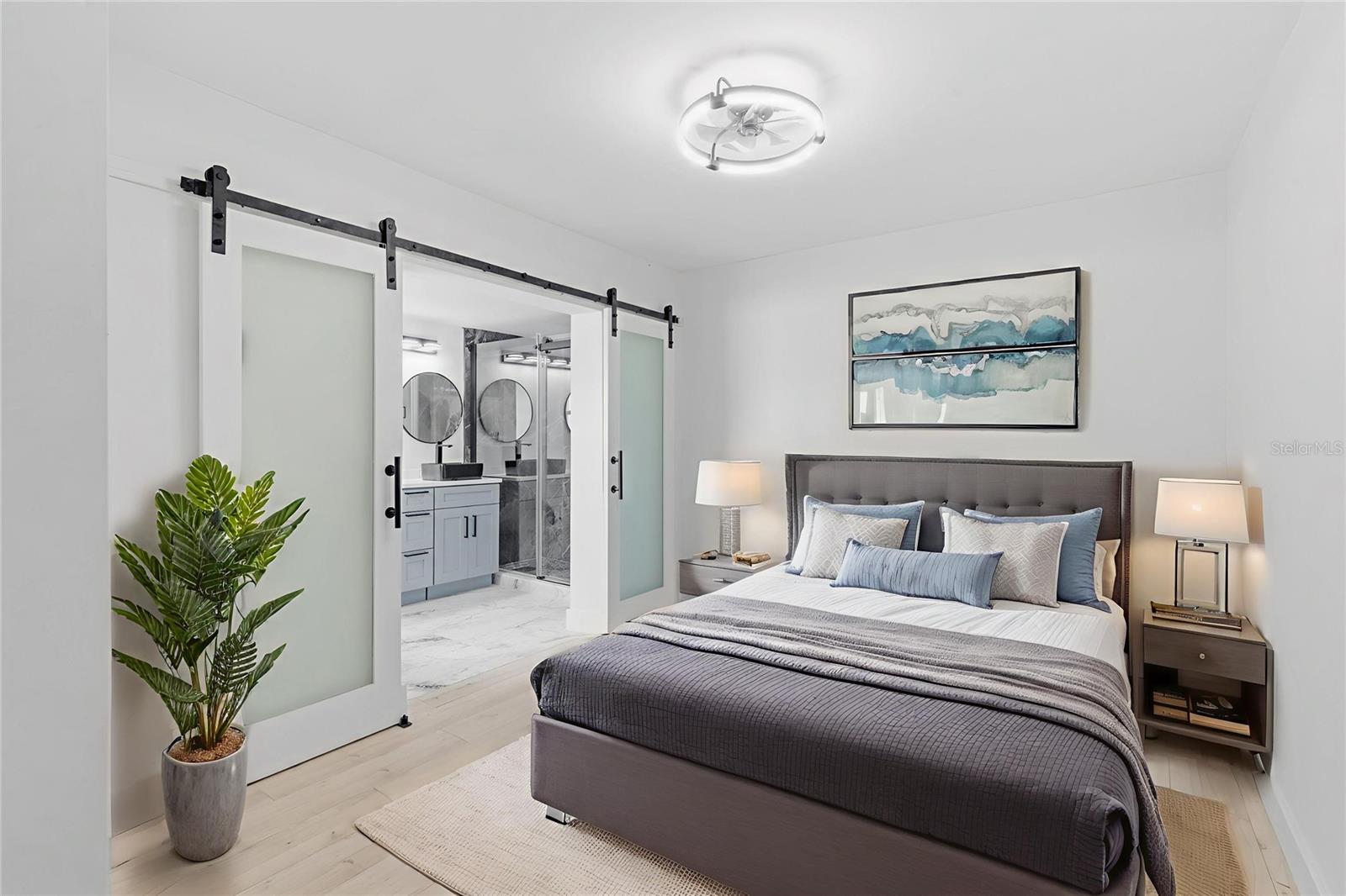 Image 11 of 33 For 715 40th Avenue Ne