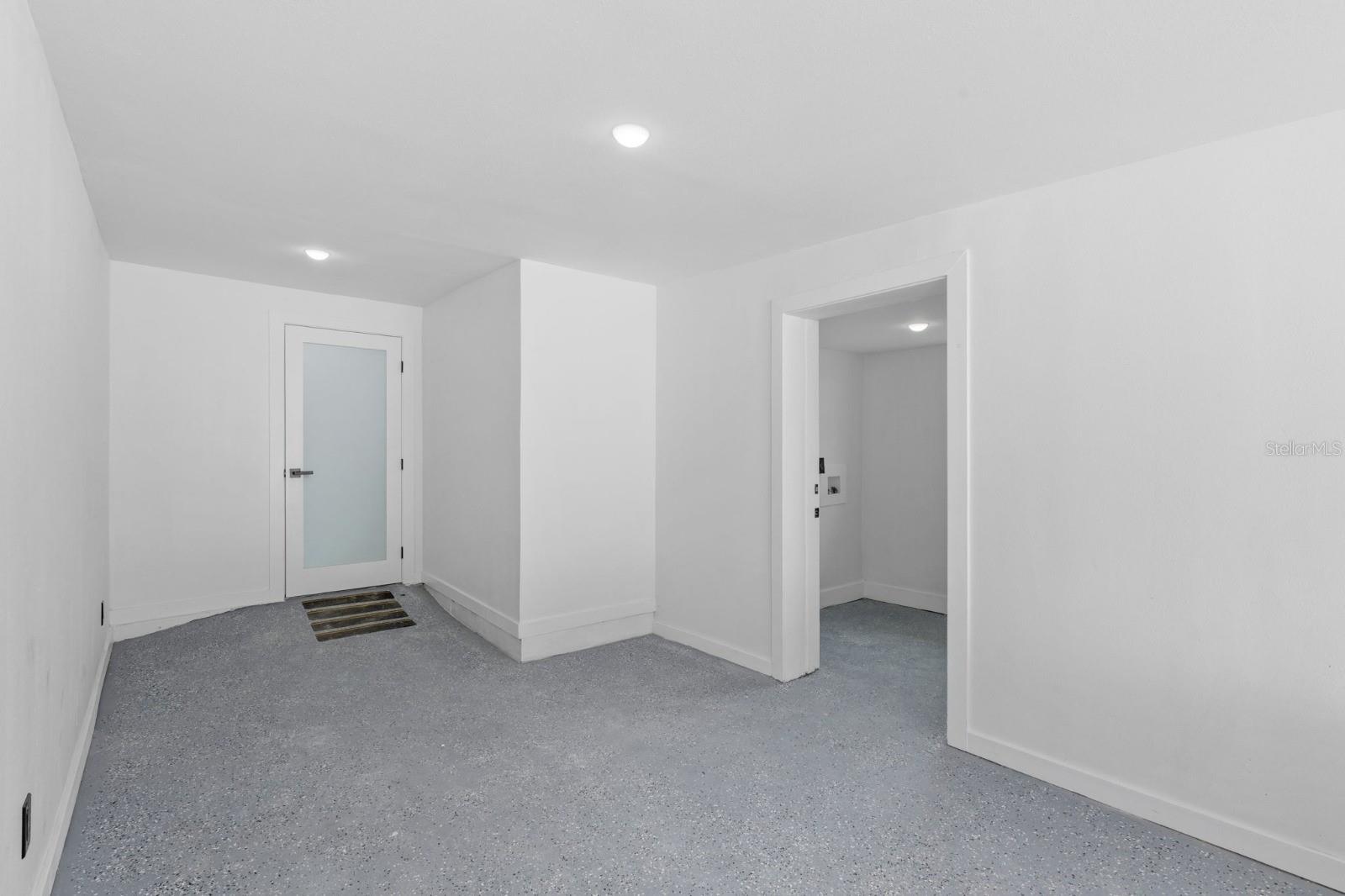 Image 24 of 33 For 715 40th Avenue Ne