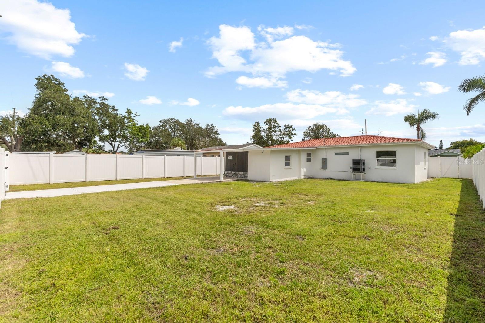 Image 26 of 33 For 715 40th Avenue Ne