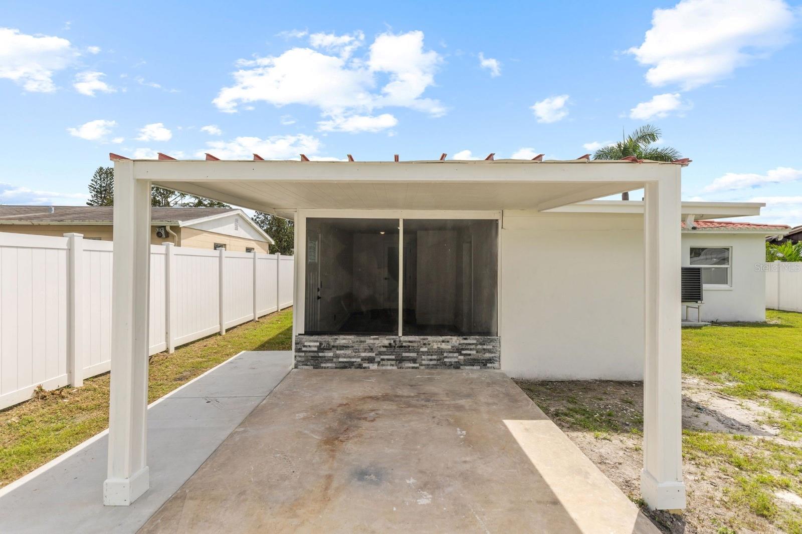 Image 27 of 33 For 715 40th Avenue Ne