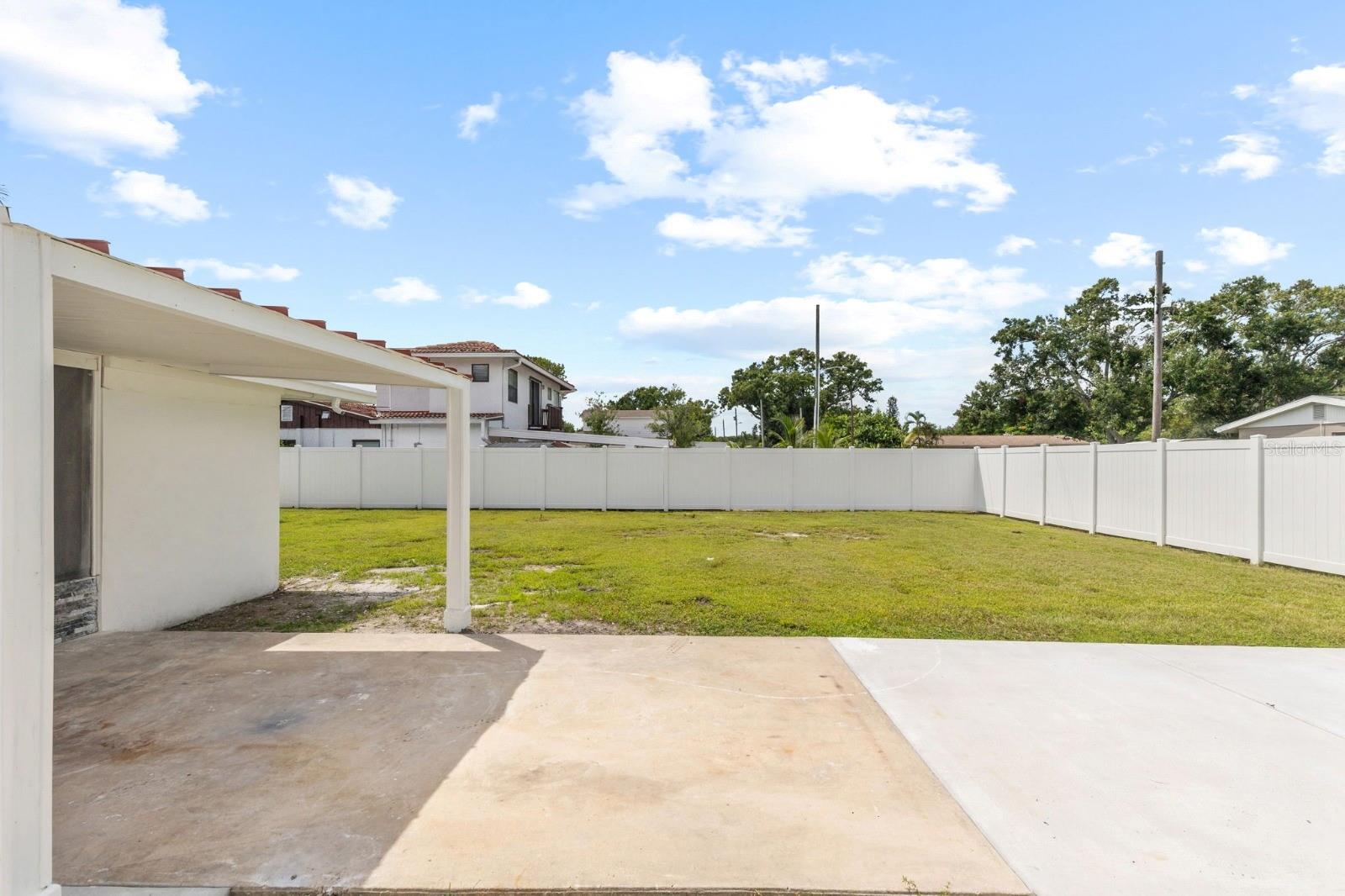 Image 28 of 33 For 715 40th Avenue Ne