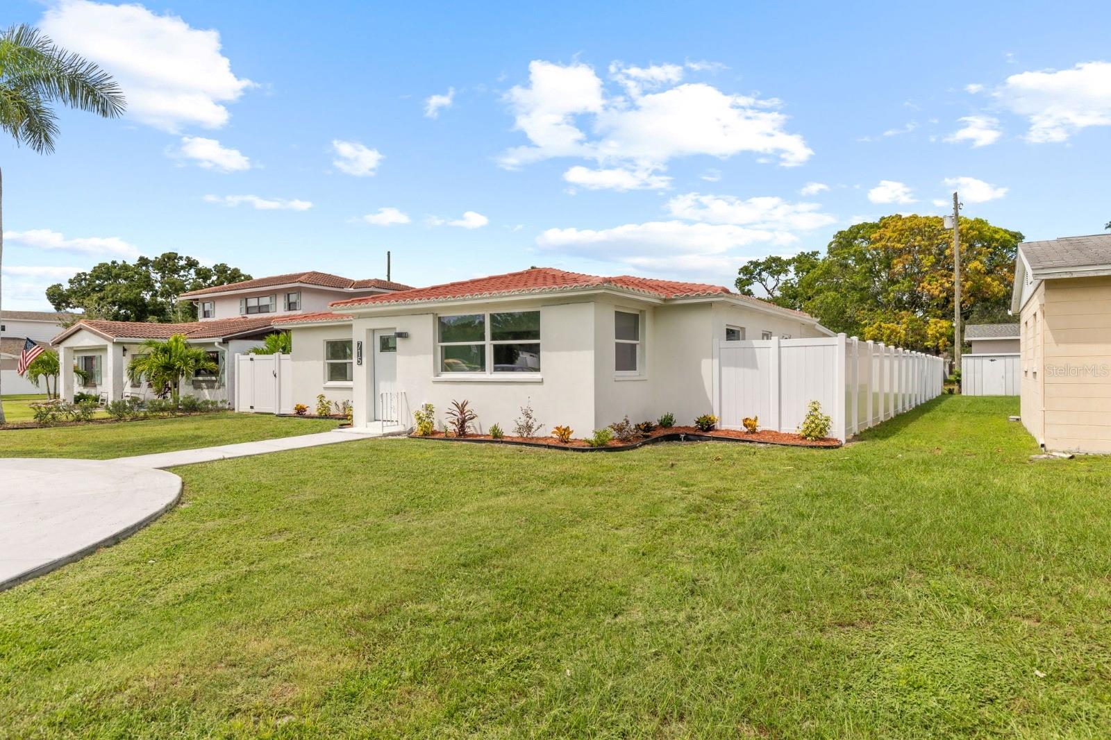 Image 32 of 33 For 715 40th Avenue Ne