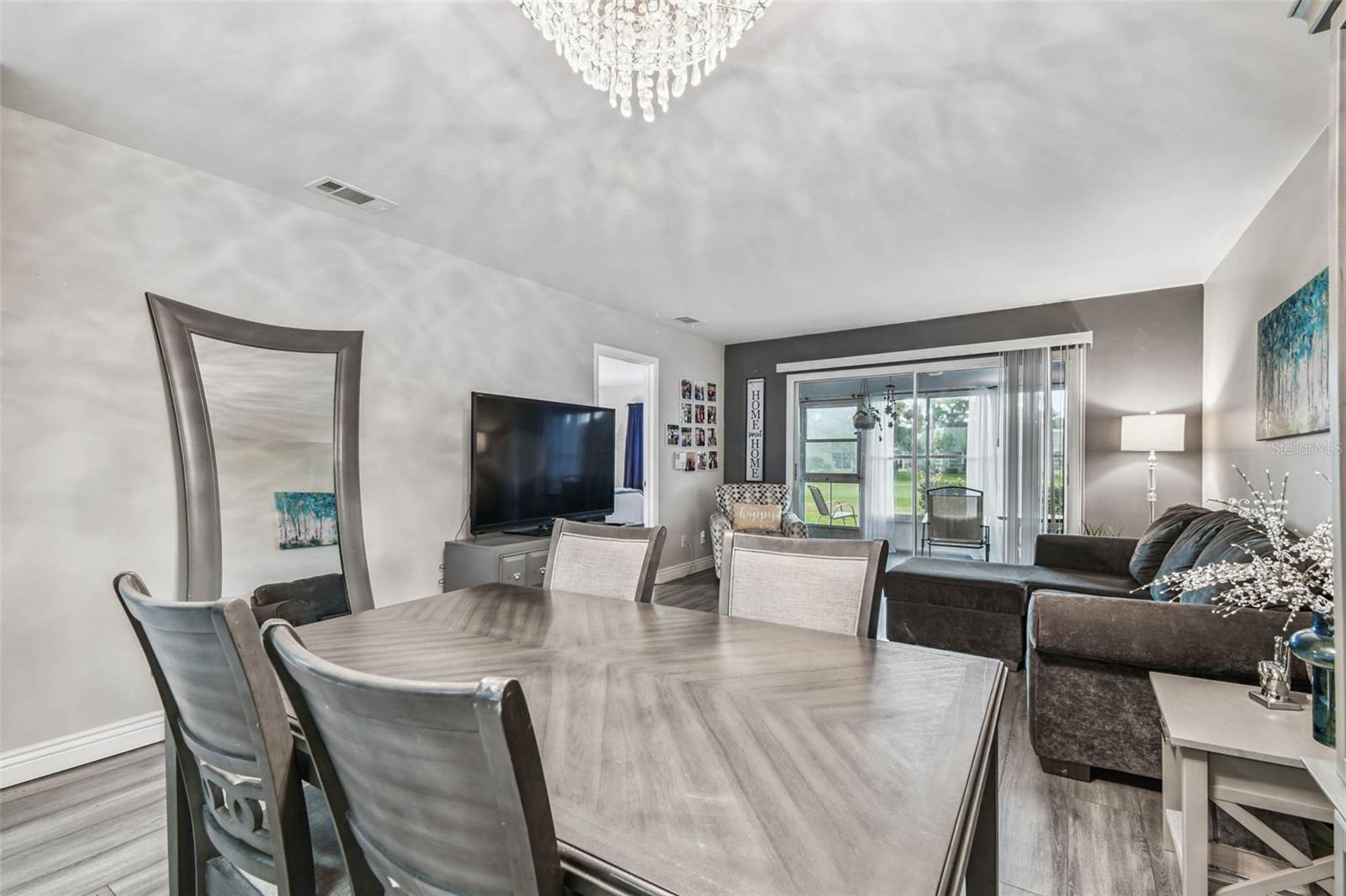 Listing photo id 9 for 9613 Midiron Court 39a