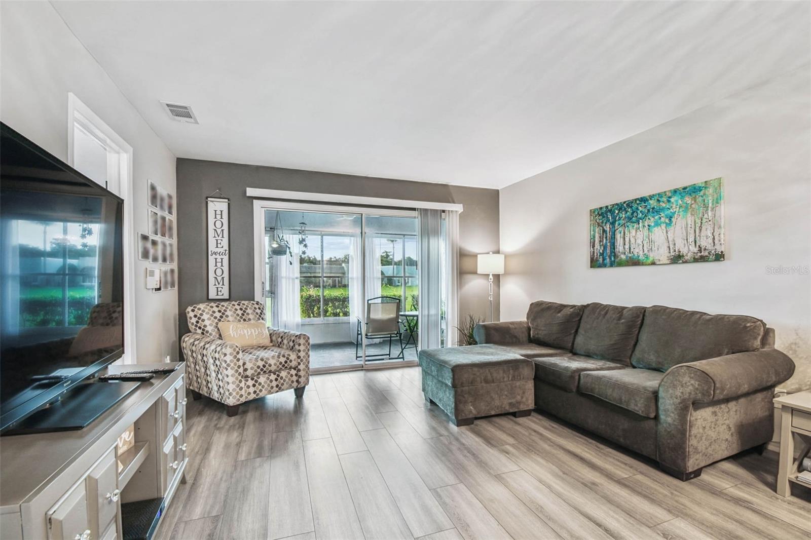 Listing photo id 10 for 9613 Midiron Court 39a