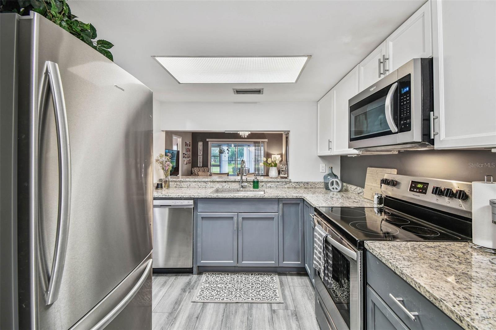 Listing photo id 16 for 9613 Midiron Court 39a