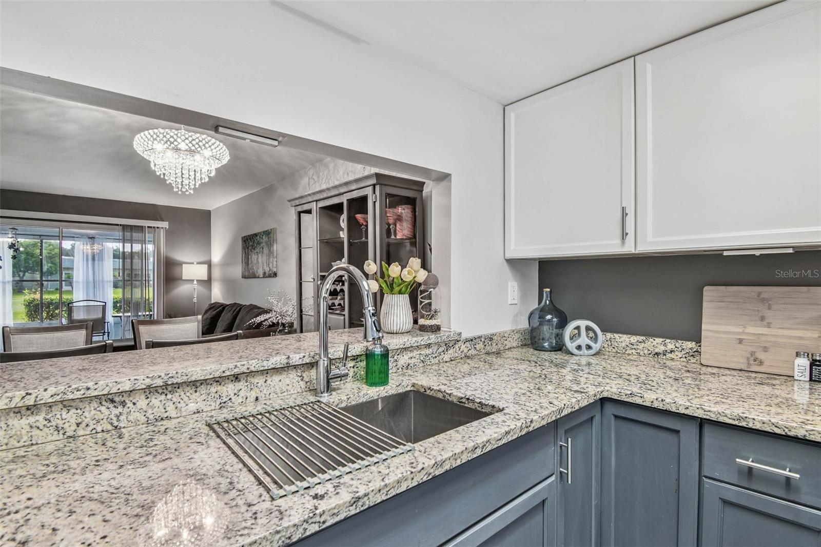 Listing photo id 18 for 9613 Midiron Court 39a